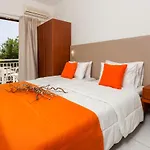 Hotel Cavo D' Oro & 4*