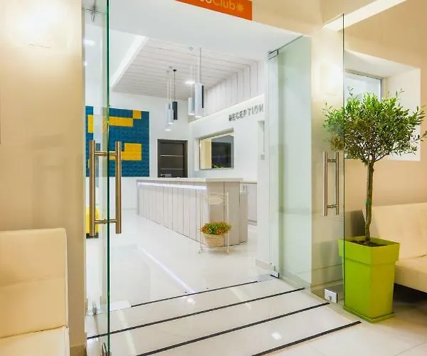 Ξενοδοχείο Cavo D' Oro & 4*