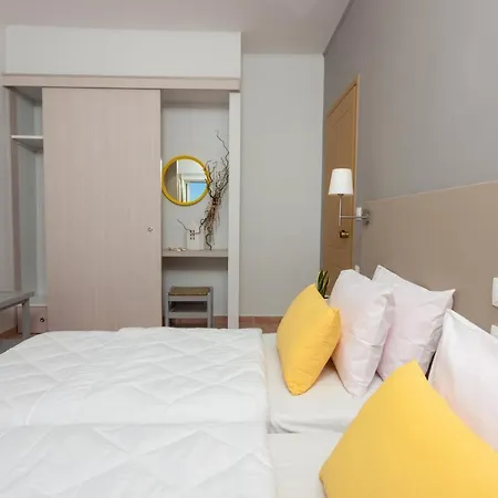 Cavo D' Oro & Hotel 4*