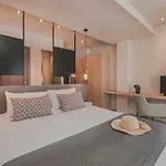 Ξενοδοχείο Cavo D' Oro & 4*