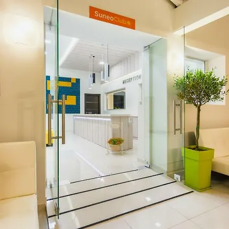 Hotel Cavo D' Oro & 4*